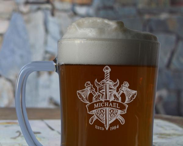 Bierkrug Axt und Schwert